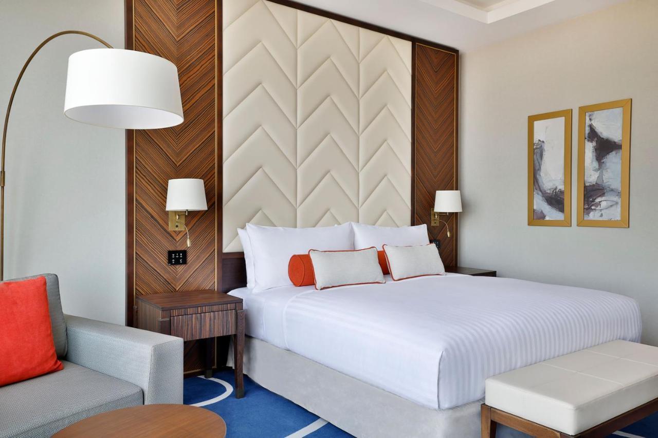 Jeddah Marriott Hotel Madinah Road 外观 照片 A guest room at the hotel