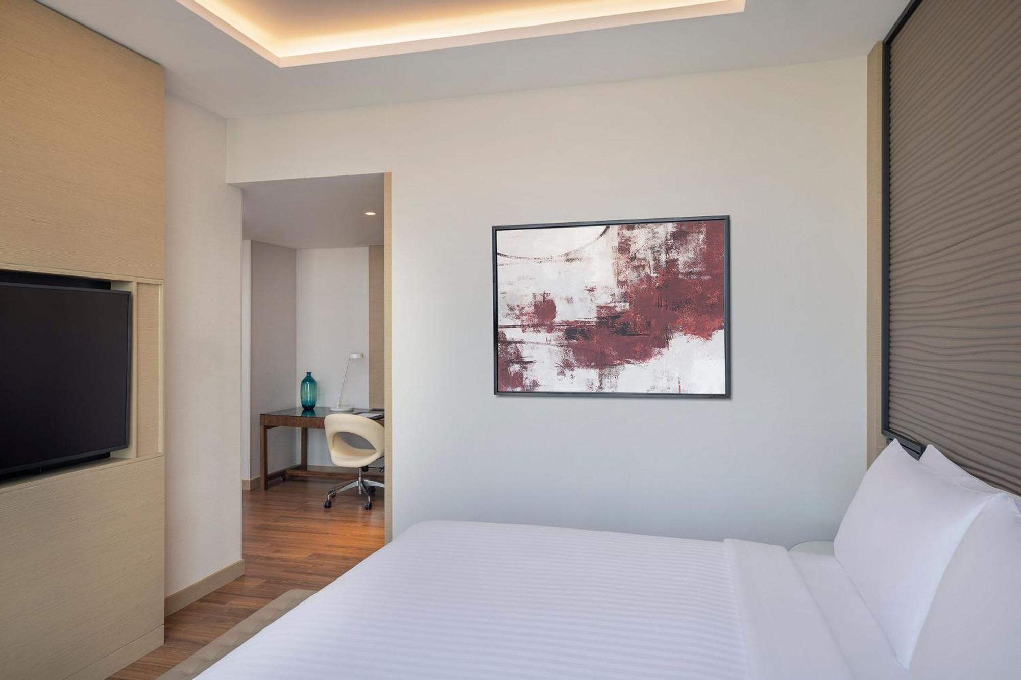 Jeddah Marriott Hotel Madinah Road 外观 照片 A bedroom at the hotel